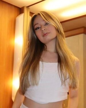 Yasmin (CLIQUE NA FOTO PARA VOTAR)